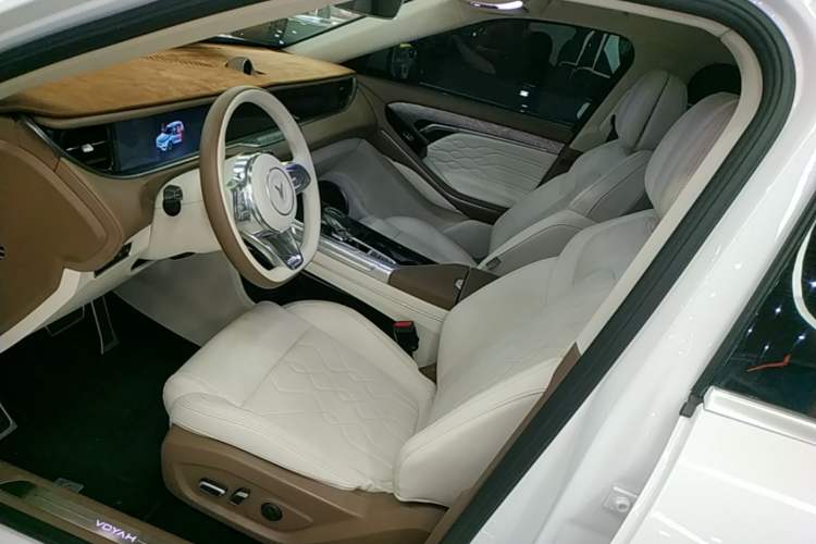 Used VOYAH FREE 2021 Four-Wheel Drive Standard Range-Extended Exclusive Luxury Package Left Front Seat