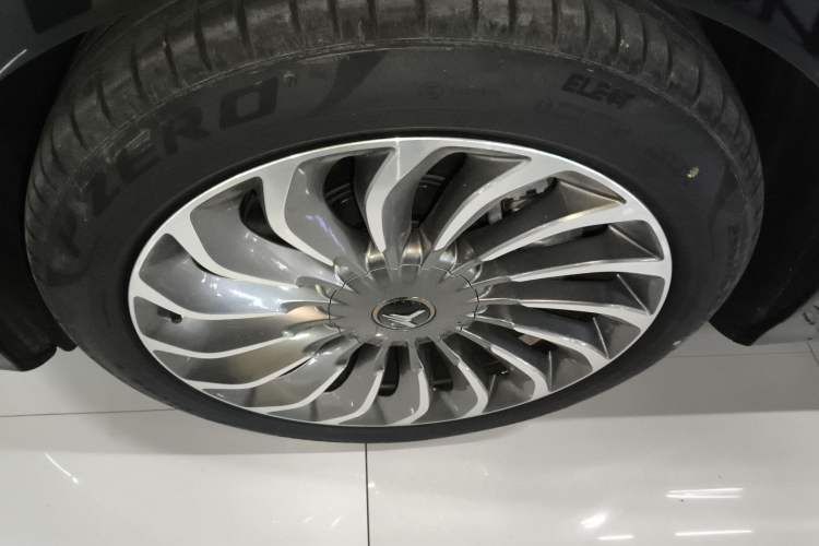 Used VOYAH FREE 2021 Two-Wheel Drive Standard Pure Electric City Edition Left Front Wheel Hub