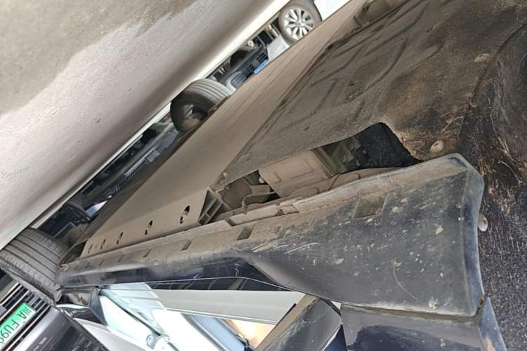 Used VOYAH FREE 2021 Four-Wheel Drive Standard Range-Extended Exclusive Luxury Package Left Side Sill