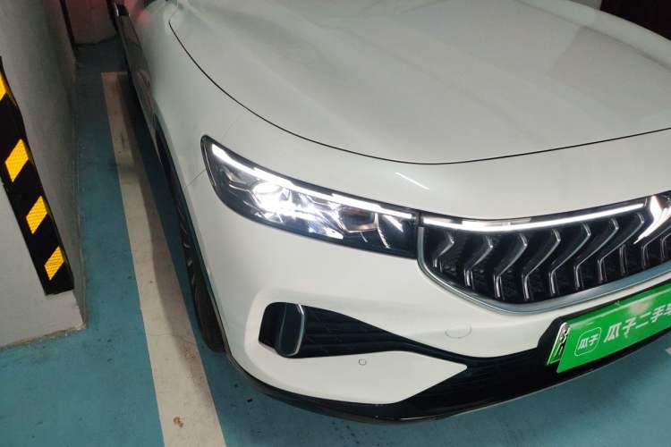 Used VOYAH FREE 2021 Two-Wheel Drive Standard Pure Electric City Edition Right Front Headlight