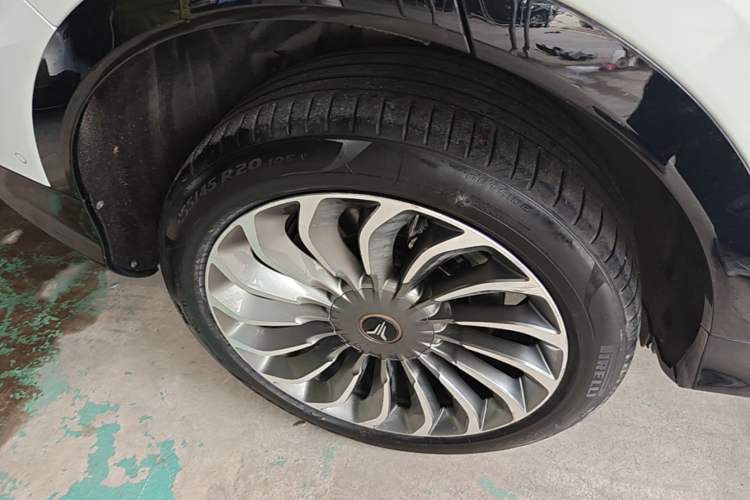 Used VOYAH FREE 2021 Four-Wheel Drive Standard Range-Extended Exclusive Luxury Package Right Rear Wheel Hub