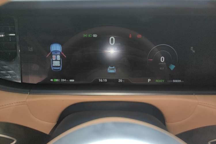 Used VOYAH FREE 2022 Four-Wheel Drive Ultra-Long Range Pure Electric Version Instrument Cluster