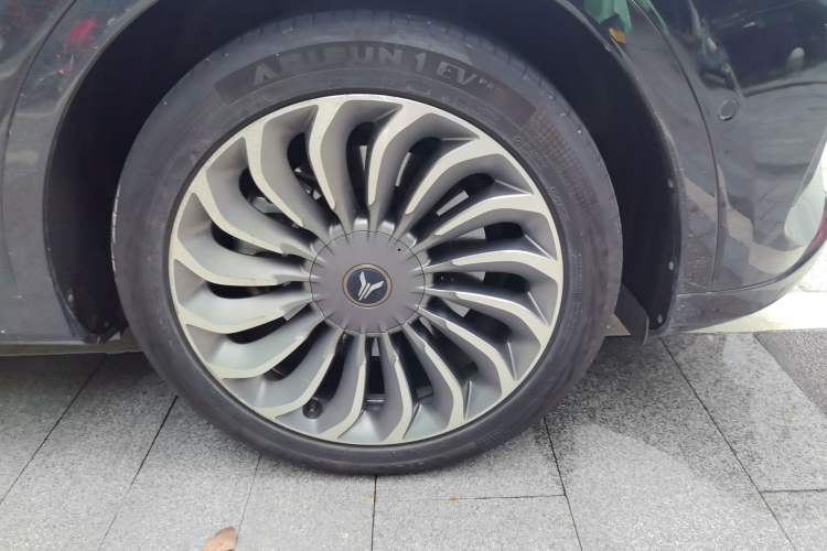 Used VOYAH FREE 2022 DNA Pure Electric Model Right Front Wheel Hub