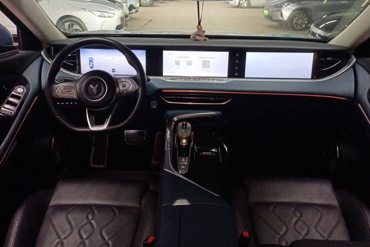 Used VOYAH FREE 2022 Four-Wheel Drive Ultra-Long Range Pure Electric Version Center Console