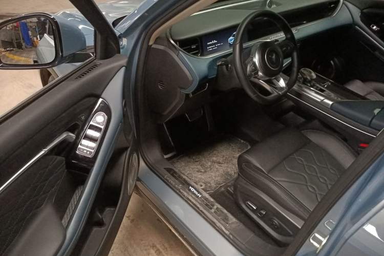 Used VOYAH FREE 2022 Four-Wheel Drive Ultra-Long Range Pure Electric Version Driver Seat