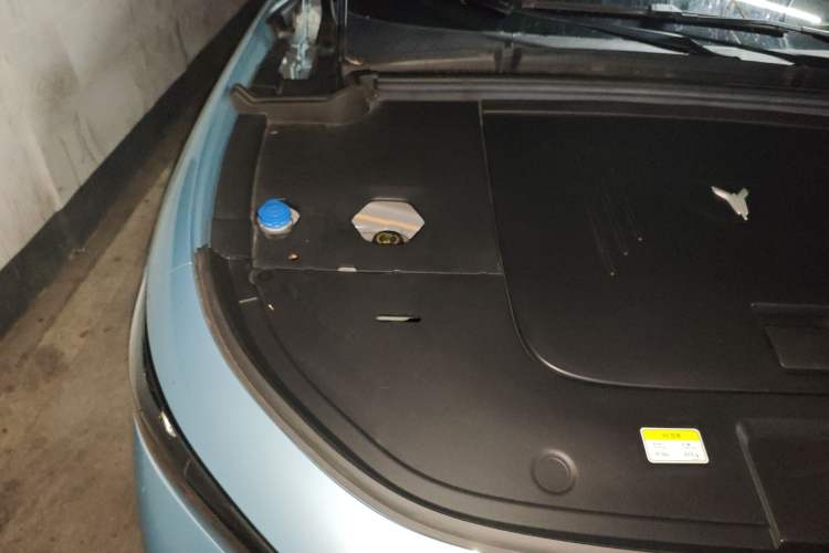 Used VOYAH FREE 2022 Four-Wheel Drive Ultra-Long Range Pure Electric Version Engine Bay Right