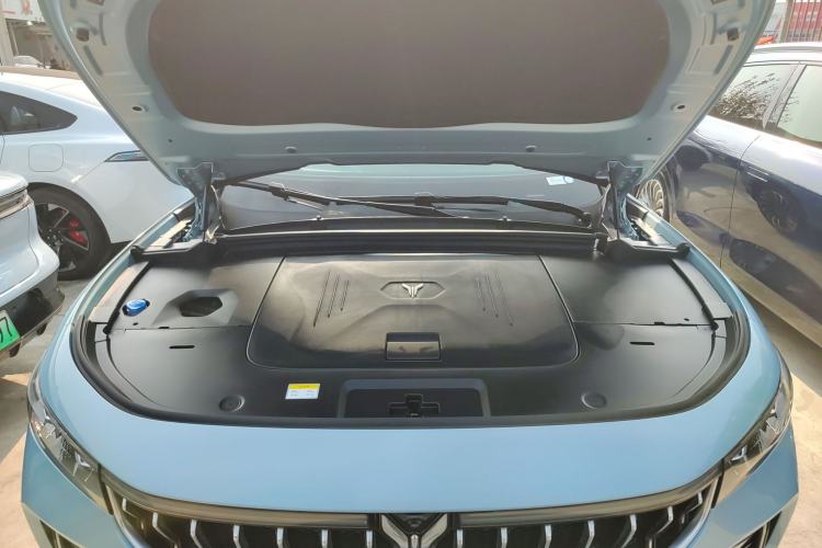 Used VOYAH FREE 2022 Four-Wheel Drive Ultra-Long Range Pure Electric Version Engine Bay