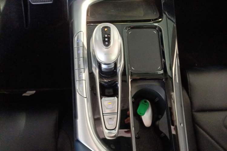 Used VOYAH FREE 2022 Four-Wheel Drive Ultra-Long Range Pure Electric Version Gear Lever