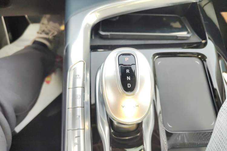 Used VOYAH FREE 2022 Four-Wheel Drive Ultra-Long Range Pure Electric Version Gear Lever