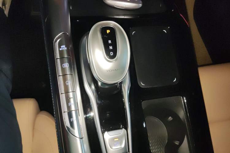 Used VOYAH FREE 2022 Four-Wheel Drive Ultra-Long Range Pure Electric Version Gear Lever