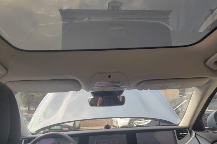 Used VOYAH FREE 2022 DNA Pure Electric Model Headliner