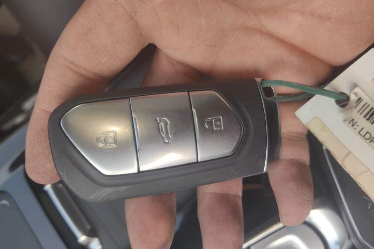 Used VOYAH FREE 2022 DNA Pure Electric Model Interior 1