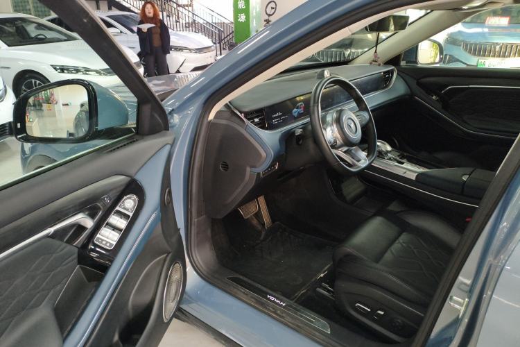 Used VOYAH FREE 2022 Four-Wheel Drive Ultra-Long Range Pure Electric Version Interior 2