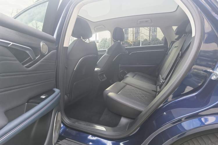 Used VOYAH FREE 2022 Four-Wheel Drive Ultra-Long Range Pure Electric Version Interior 2