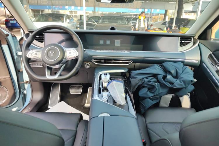 Used VOYAH FREE 2022 Four-Wheel Drive Ultra-Long Range Pure Electric Version Interior 2