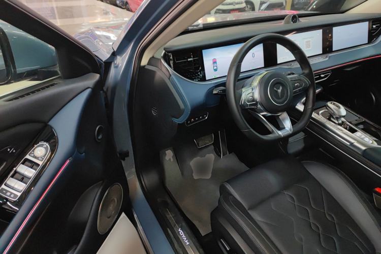 Used VOYAH FREE 2022 Four-Wheel Drive Ultra-Long Range Pure Electric Version Interior 3