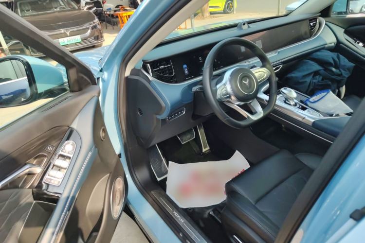 Used VOYAH FREE 2022 Four-Wheel Drive Ultra-Long Range Pure Electric Version Interior 3