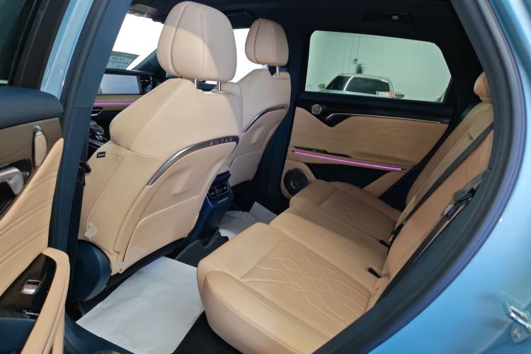 Used VOYAH FREE 2022 Four-Wheel Drive Ultra-Long Range Pure Electric Version Interior 4