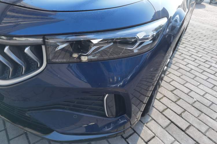 Used VOYAH FREE 2022 Four-Wheel Drive Ultra-Long Range Pure Electric Version Left Front Headlight