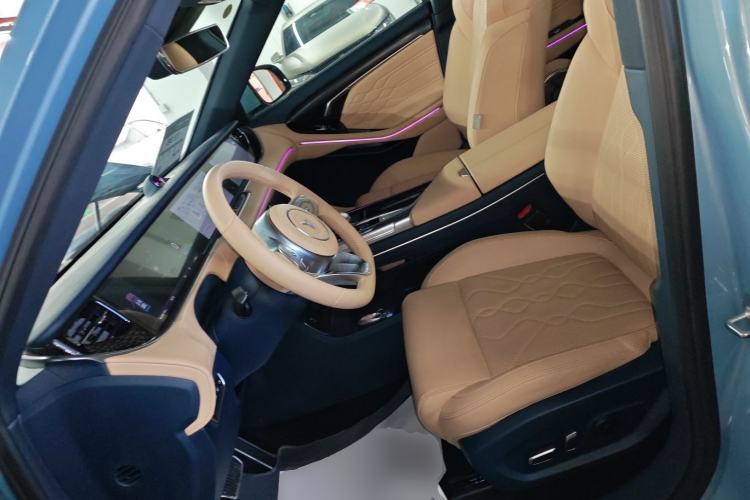 Used VOYAH FREE 2022 Four-Wheel Drive Ultra-Long Range Pure Electric Version Left Front Seat