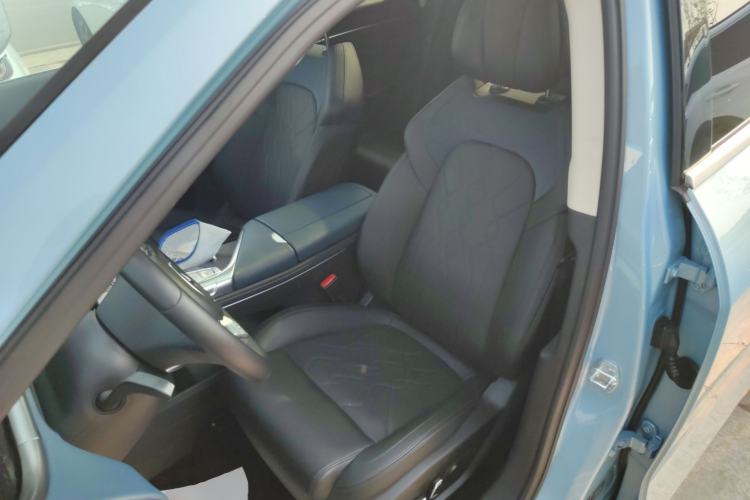 Used VOYAH FREE 2022 Four-Wheel Drive Ultra-Long Range Pure Electric Version Left Front Seat