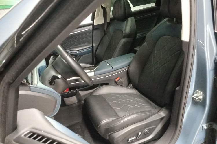 Used VOYAH FREE 2022 Four-Wheel Drive Ultra-Long Range Pure Electric Version Left Front Seat