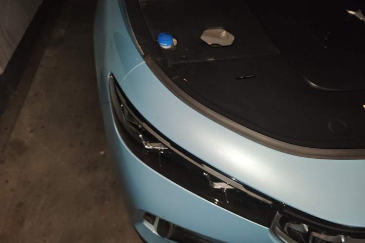 Used VOYAH FREE 2022 Four-Wheel Drive Ultra-Long Range Pure Electric Version Right Front Headlight