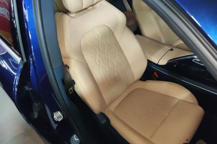 Used VOYAH FREE 2022 Four-Wheel Drive Ultra-Long Range Pure Electric Version Right Front Seat
