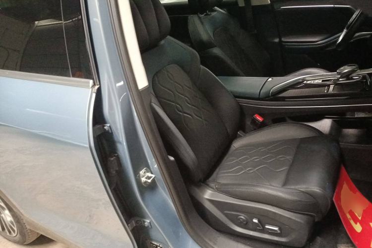 Used VOYAH FREE 2022 Four-Wheel Drive Ultra-Long Range Pure Electric Version Right Front Seat