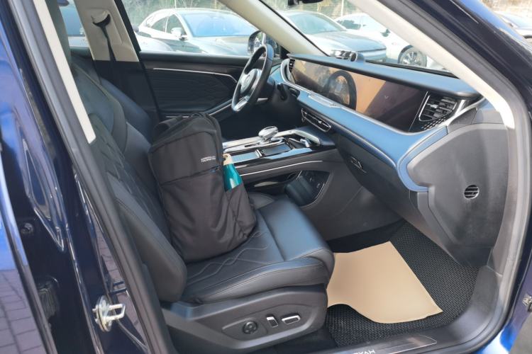 Used VOYAH FREE 2022 Four-Wheel Drive Ultra-Long Range Pure Electric Version Right Front Seat