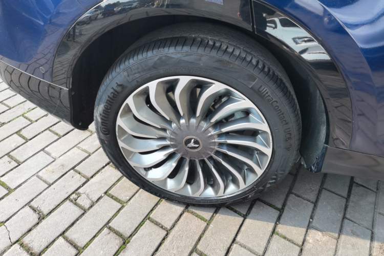 Used VOYAH FREE 2022 Four-Wheel Drive Ultra-Long Range Pure Electric Version Right Rear Wheel Hub