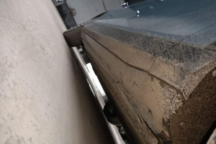 Used VOYAH FREE 2022 Four-Wheel Drive Ultra-Long Range Pure Electric Version Right Side Sill