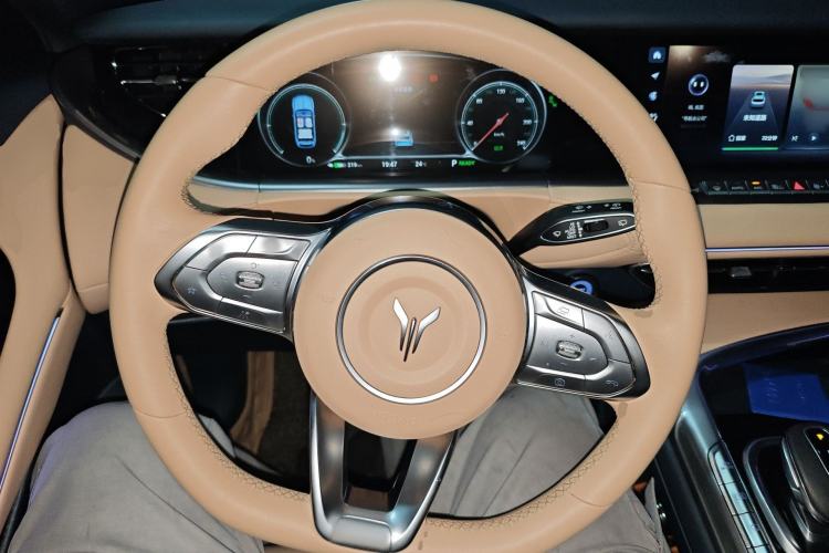 Used VOYAH FREE 2022 Four-Wheel Drive Ultra-Long Range Pure Electric Version Steering Wheel