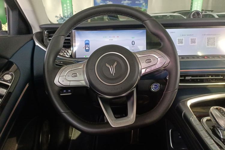 Used VOYAH FREE 2022 Four-Wheel Drive Ultra-Long Range Pure Electric Version Steering Wheel