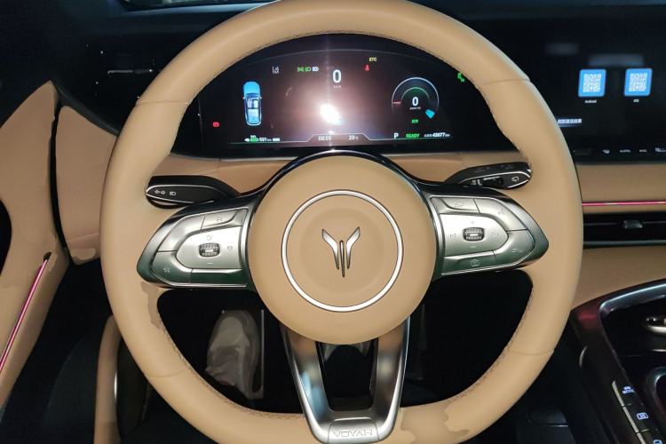 Used VOYAH FREE 2022 Four-Wheel Drive Ultra-Long Range Pure Electric Version Steering Wheel