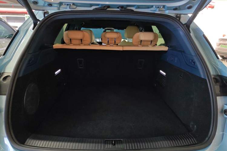 Used VOYAH FREE 2022 Four-Wheel Drive Ultra-Long Range Pure Electric Version Trunk