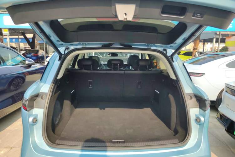 Used VOYAH FREE 2022 Four-Wheel Drive Ultra-Long Range Pure Electric Version Trunk