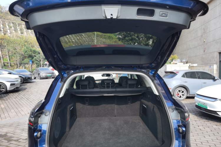 Used VOYAH FREE 2022 Four-Wheel Drive Ultra-Long Range Pure Electric Version Trunk