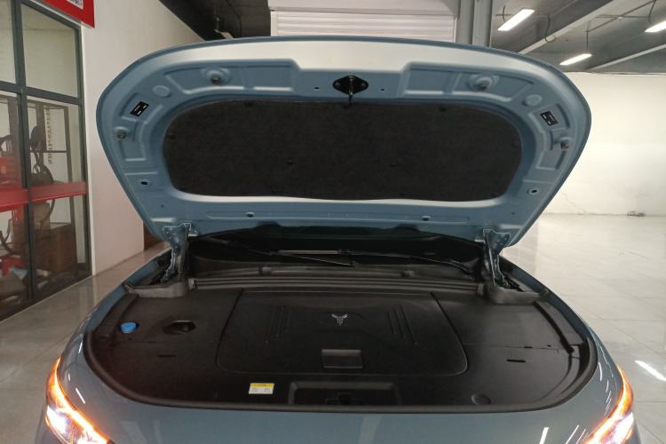 Used VOYAH FREE 2022 Four-Wheel Drive Ultra-Long Range Pure Electric Version Engine Bay