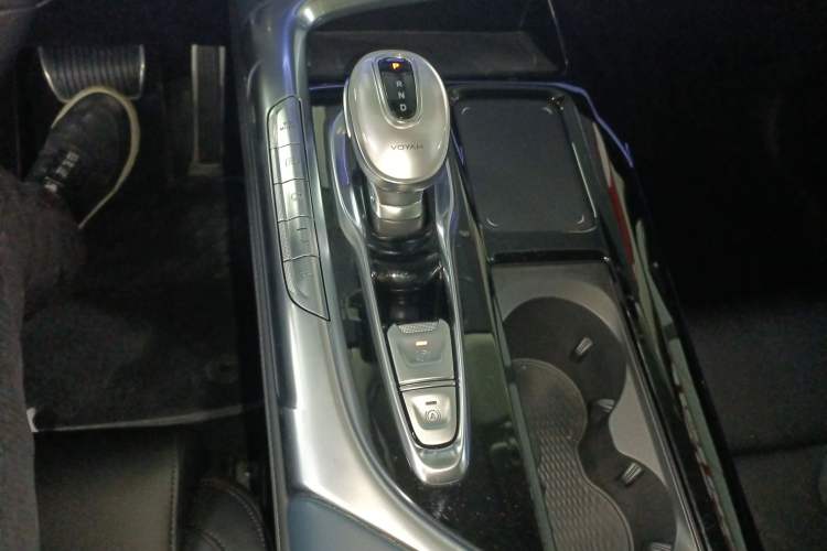 Used VOYAH FREE 2022 Four-Wheel Drive Ultra-Long Range Pure Electric Version Gear Lever