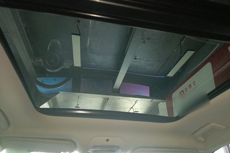 Used VOYAH FREE 2022 Four-Wheel Drive Ultra-Long Range Pure Electric Version Headliner
