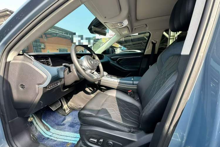 Used VOYAH FREE 2022 Four-Wheel Drive Ultra-Long Range Pure Electric Version Interior 1