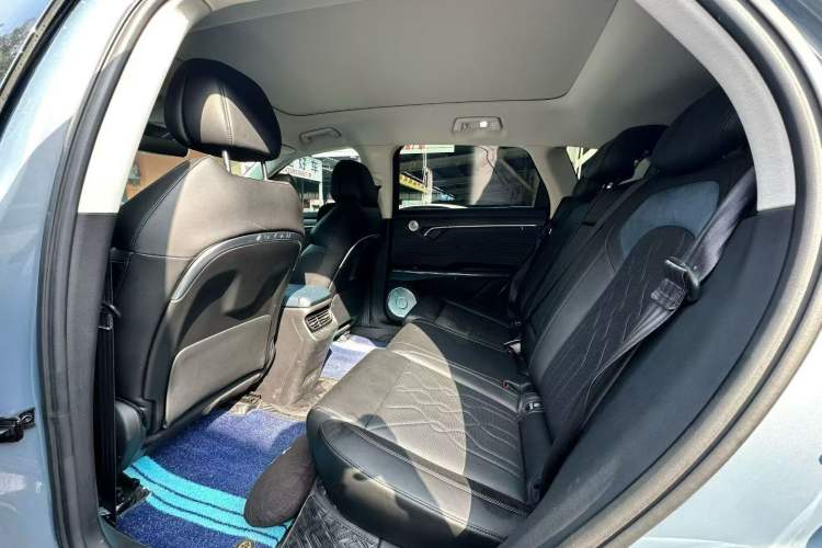 Used VOYAH FREE 2022 Four-Wheel Drive Ultra-Long Range Pure Electric Version Interior 3
