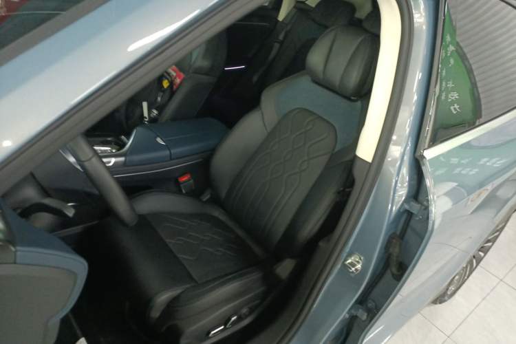 Used VOYAH FREE 2022 Four-Wheel Drive Ultra-Long Range Pure Electric Version Left Front Seat
