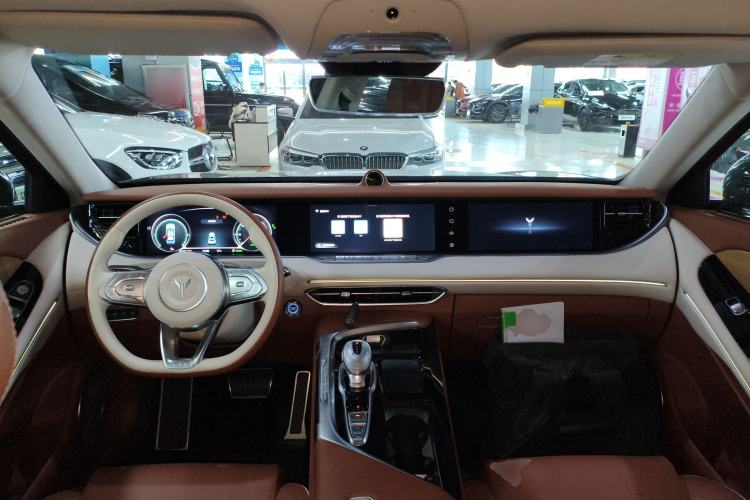 Used VOYAH FREE 2022 Four-Wheel Drive Ultra-Long Range Pure Electric Version Center Console