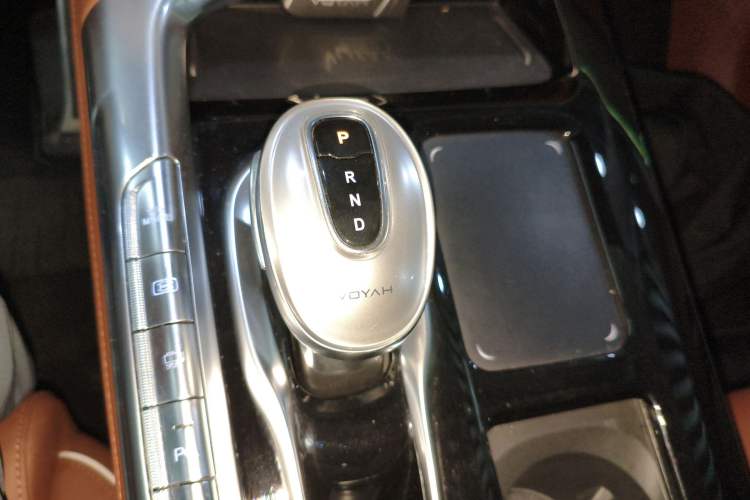 Used VOYAH FREE 2022 Four-Wheel Drive Ultra-Long Range Pure Electric Version Gear Lever