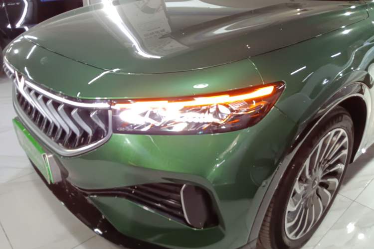 Used VOYAH FREE 2022 Four-Wheel Drive Ultra-Long Range Pure Electric Version Left Front Headlight