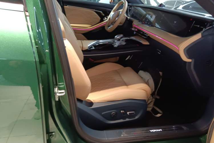 Used VOYAH FREE 2022 Four-Wheel Drive Ultra-Long Range Pure Electric Version Right Front Seat
