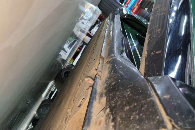 Used VOYAH FREE 2022 Four-Wheel Drive Ultra-Long Range Pure Electric Version Right Side Sill