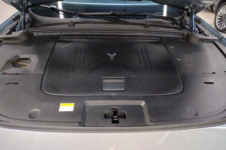 Used VOYAH FREE 2022 Four-Wheel Drive Ultra-Long Range Pure Electric Version Engine Bay